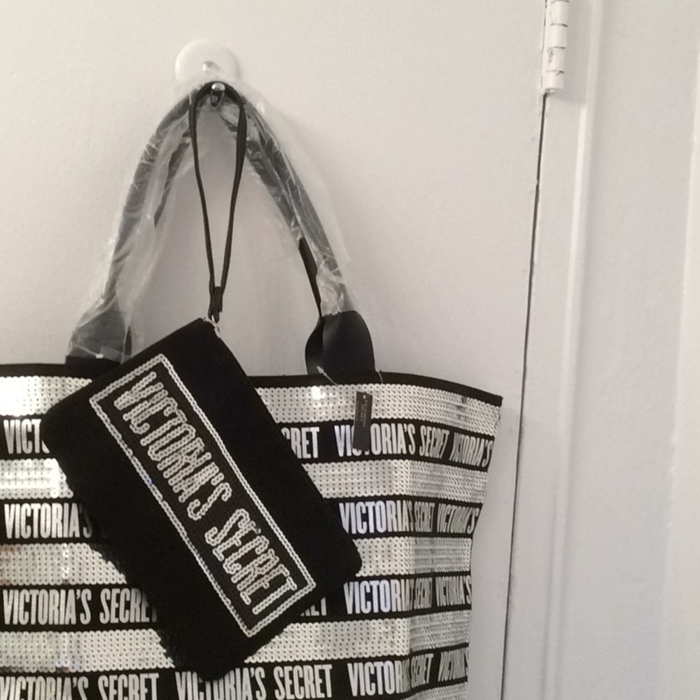 NWT Victoria Secret Tote and Pouch👜👛